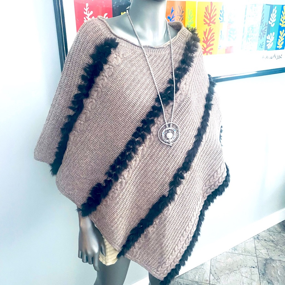 Vintage Fun - Tan Poncho with Adorable Faux Fur - Great Condition